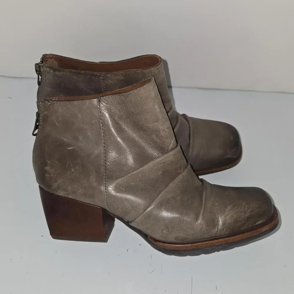 0386 Kork-Ease Kissel Ankle Boots Women's‎ Leather Bootie Shoes Size 6M
